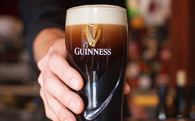 Guinness pour beer